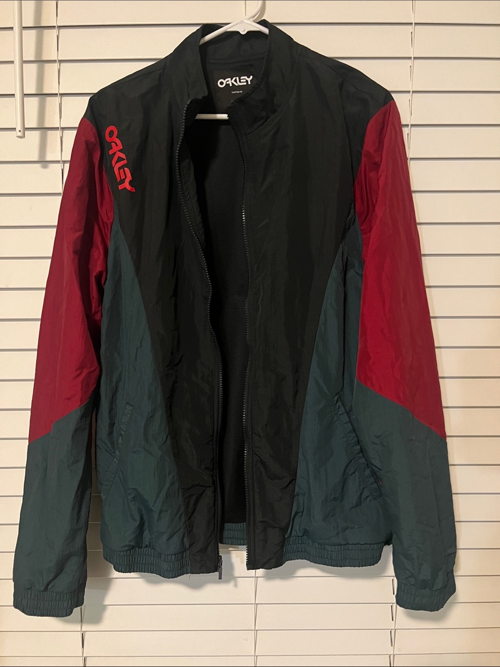 Oakley Men's Black, Red & Teal Windbreaker Jacket